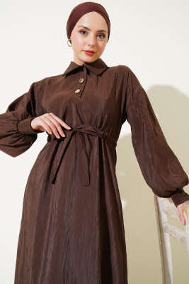 Kırışık Doku Yarım Düğmeli Elbise Kahve - Tesettür Elbise