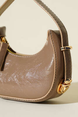 Kırışık Rugan Mini Baget Çanta Vizon - Kol Çantası