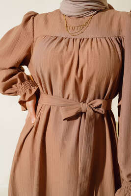 Kol Bileği Gipeli Kat Elbise Latte - Tesettür Elbise