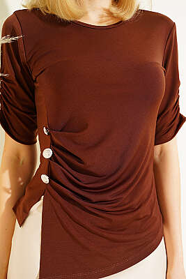 Kol Büzgülü Düğme Detaylı Sandy Bluz Kahve - Kadın Giyim Modelleri
