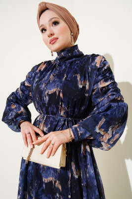 Kol Büzgülü Karışık Desen Şifon Elbise Lacivert - Tesettür Elbise