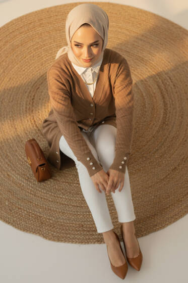 Kol Düğme Detaylı Triko Hırka Latte - Hırka