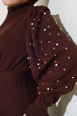 Kol İncili Kuşaklı Elbise Kahve - Tesettür Elbise