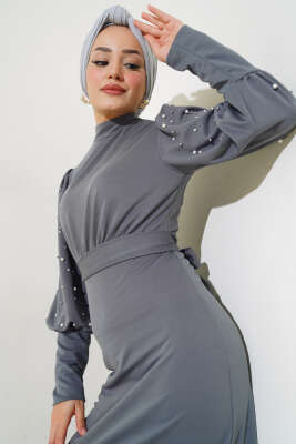 Kol İncili Kuşaklı Elbise Kayrak Grisi - Tesettür Elbise