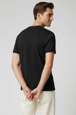 Kol Katlı Basic Erkek T-shirt Siyah - Erkek T-shirt