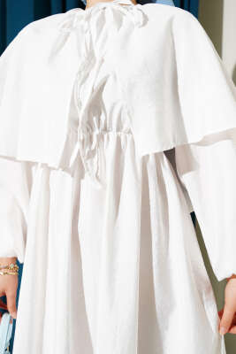 Kol Lastikli Pelerinli Elbise Beyaz - Tesettür Elbise