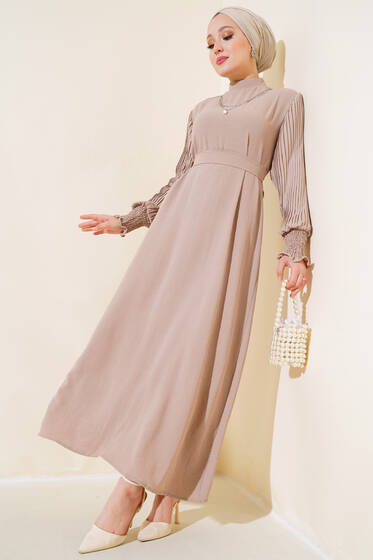 Kol Piliseli Elbise Bej - Tesettür Elbise