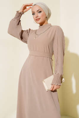 Kol Piliseli Elbise Latte - Tesettür Elbise