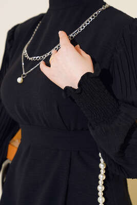 Kol Piliseli Elbise Siyah - Elbise