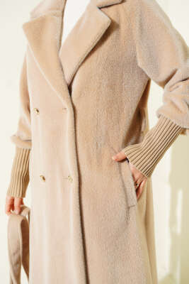 Kol Ribanalı Kuşaklı Tay Tüyü Kaban Bej - Kaban