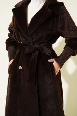 Kol Ribanalı Kuşaklı Tay Tüyü Kaban Kahve - Kaban