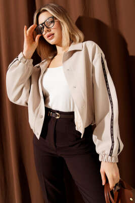 Kol Şeritli Çıtçıtlı Ceket Bej - Kadın Giyim Modelleri