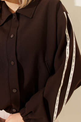 Kol Şeritli Çıtçıtlı Ceket Kahve - Kadın Giyim Modelleri