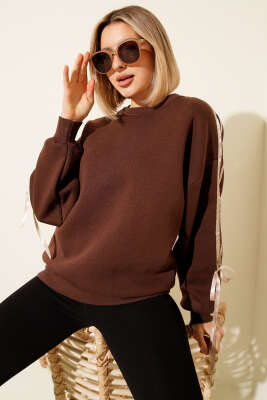 Kol Şeritli Fiyonklu Üç İplik Sweatshirt Kahve - Kadın Giyim Modelleri
