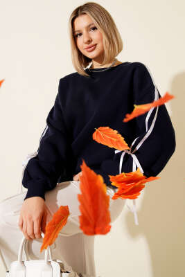 Kol Şeritli Fiyonklu Üç İplik Sweatshirt Lacivert - DİVON
