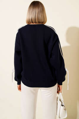 Kol Şeritli Fiyonklu Üç İplik Sweatshirt Lacivert - Kadın Giyim Modelleri