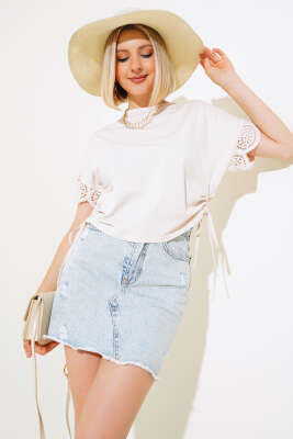 Kol Ucu Dantelli T-shirt Bej - Kadın Giyim Modelleri