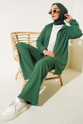 Kol Ucu İpli Kabartma Kumaşlı Takım Zümrüt Yeşil 