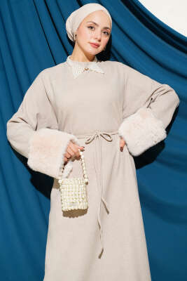 Kol Ucu Kürklü Fitilli Kaşe Elbise Bej - Elbise