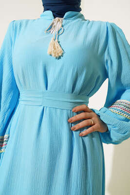 Kol ve Etek Ucu İşlemeli Elbise Mavi - Thumbnail