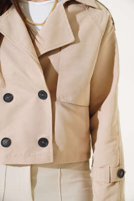 Kol ve Omuz Apoletli Kısa Ceket Bej - Kadın Giyim Modelleri