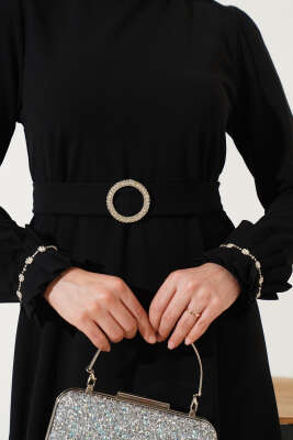 Kol ve Yaka Pliseli Taşlı Elbise Siyah - Tesettür Elbise