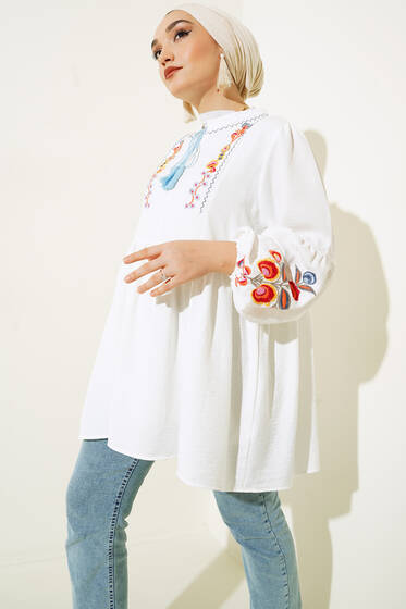 Kol ve Yakası Nakışlı Tunik Ekru - Tunik