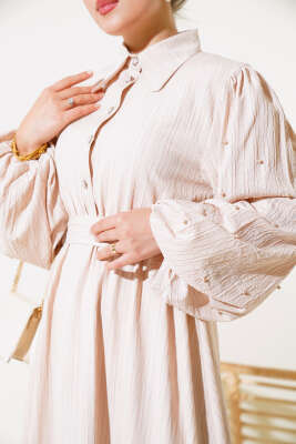 Kolları Boncuk Detaylı Kuşaklı Elbise Bej - Elbise