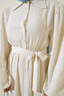 Kolları Boncuk Detaylı Kuşaklı Elbise Ekru - Elbise