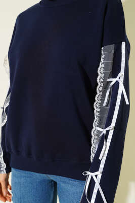 Kolları Dantelli Fiyonklu Sweatshirt Lacivert - Kadın Giyim Modelleri