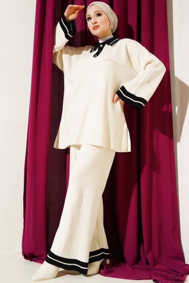 Kolları Metal Düğme Detaylı Triko Takım Bej - İkili Takım