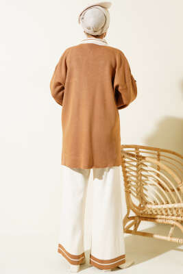 Kolları Metal Düğme Detaylı Triko Takım Bisküvi - İkili Takım