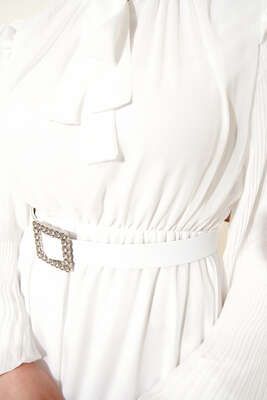 Kolları Piliseli Elbise Beyaz - Elbise