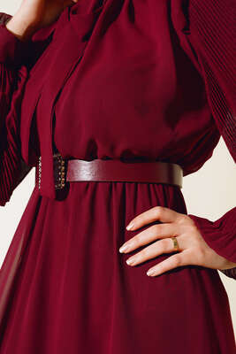 Kolları Piliseli Elbise Bordo - Elbise