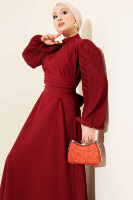 Kolları Piliseli Kuşaklı Abiye Elbise Bordo - Elbise