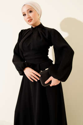 Kolları Piliseli Kuşaklı Abiye Elbise Siyah - Elbise