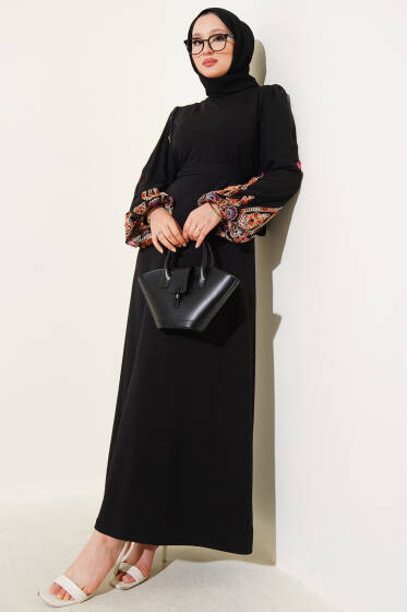 Kolları Şifon Nakışlı Elbise Siyah - Elbise