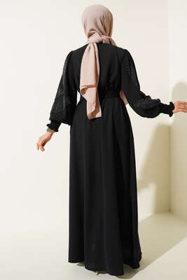 Kolları Taşlı Kuşaklı Elbise Siyah - Tesettür Elbise