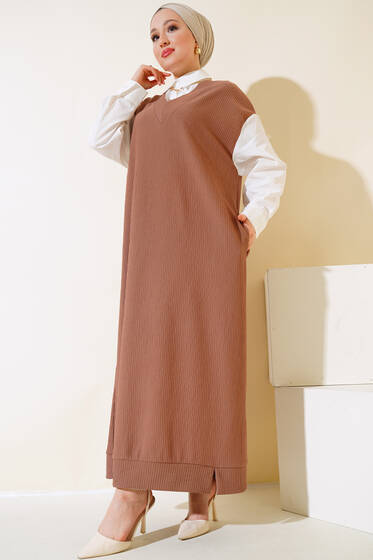 Kolları Ve Yakası Garnili Fitilli Elbise Kahve - Tesettür Elbise