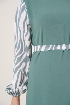 Kolları Zebra Desen Kuşaklı Çağla Yeşili Elbise - Thumbnail
