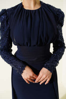 Kolu Pul Detaylı Pelerinli Abiye Elbise Lacivert - Elbise