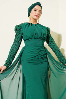 Kolu Pul Detaylı Pelerinli Abiye Elbise Zümrüt Yeşili - Elbise