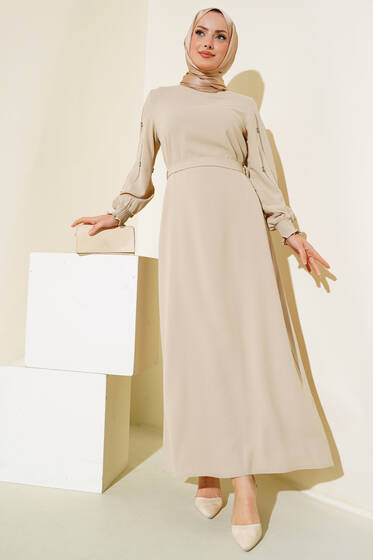 Kolu Taş Süslemeli Kuşaklı Elbise Bej - Elbise