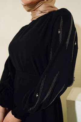 Kolu Taş Süslemeli Kuşaklı Elbise Siyah - Tesettür Elbise