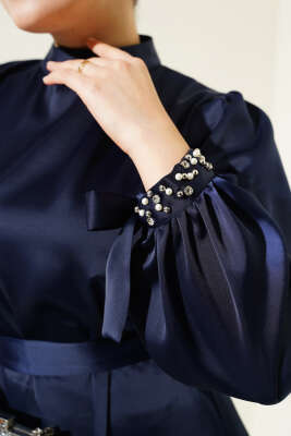 Kolu Taşlı Bağlamalı Saten Abiye Elbise Lacivert - Tesettür Elbise