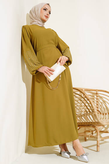 Kolu Taşlı Kuşaklı Elbise Yağ Yeşili - Tesettür Elbise