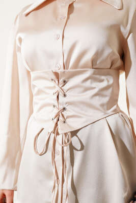 Korse Bağlamalı Kuşaklı Saten Gömlek Bej - Gömlek