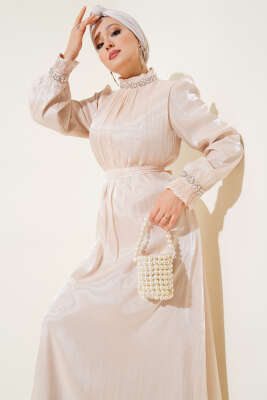 Kristal Taşlı Şifon Elbise Bej - Tesettür Elbise