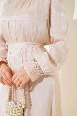 Kristal Taşlı Şifon Elbise Bej - Tesettür Elbise