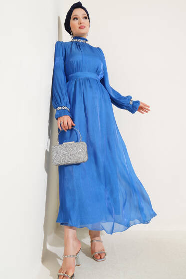 Kristal Taşlı Şifon Elbise Saks - Elbise